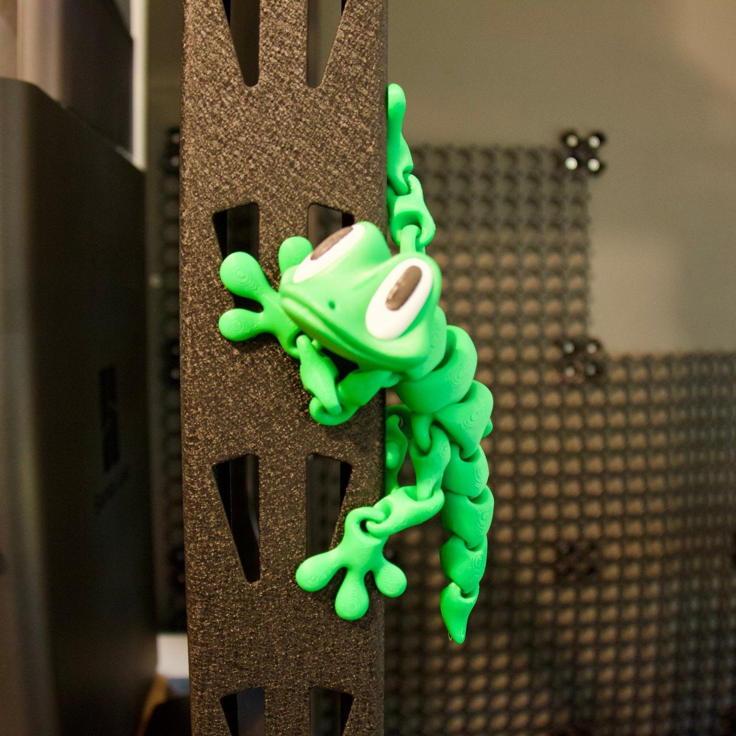 Magnecko – Magnetic 3D Printed Gecko Toy | Flexible Fidget, Sensory Gift | Collectible for Kids & Adults - Articulated Toy - HL Designs - MAG - PLA - GRE